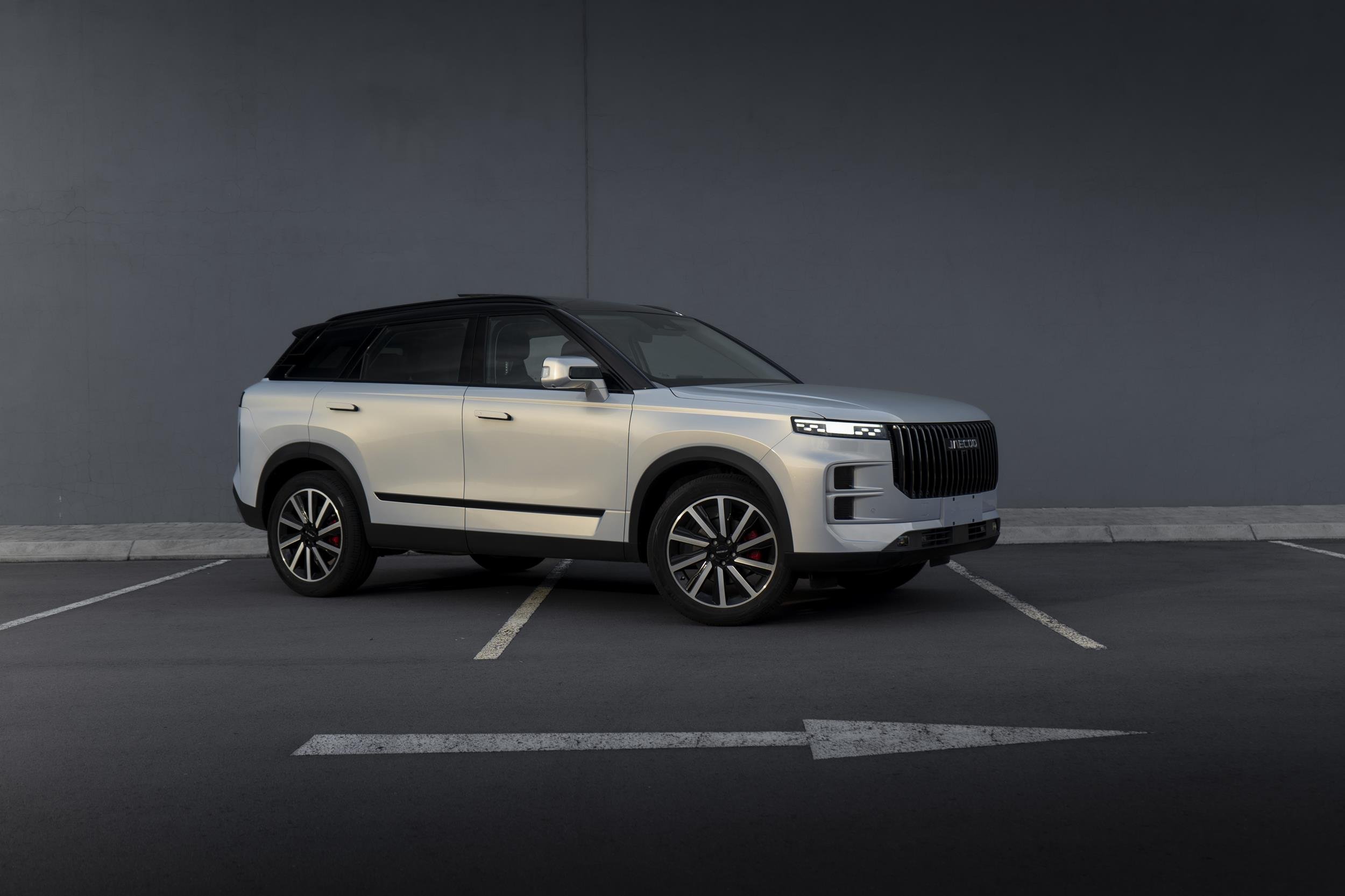 Jaecoo J7: A Comprehensive Review of the Stylish and Tech-Savvy SUV